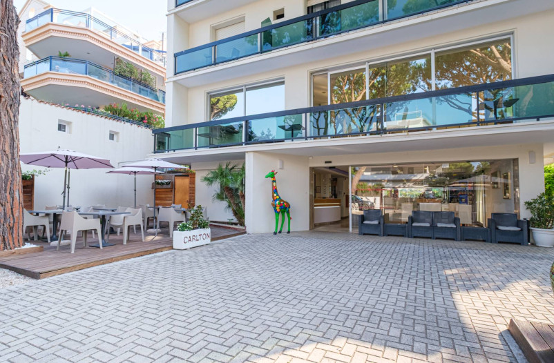 media.EXP Carlton - Esterni-01