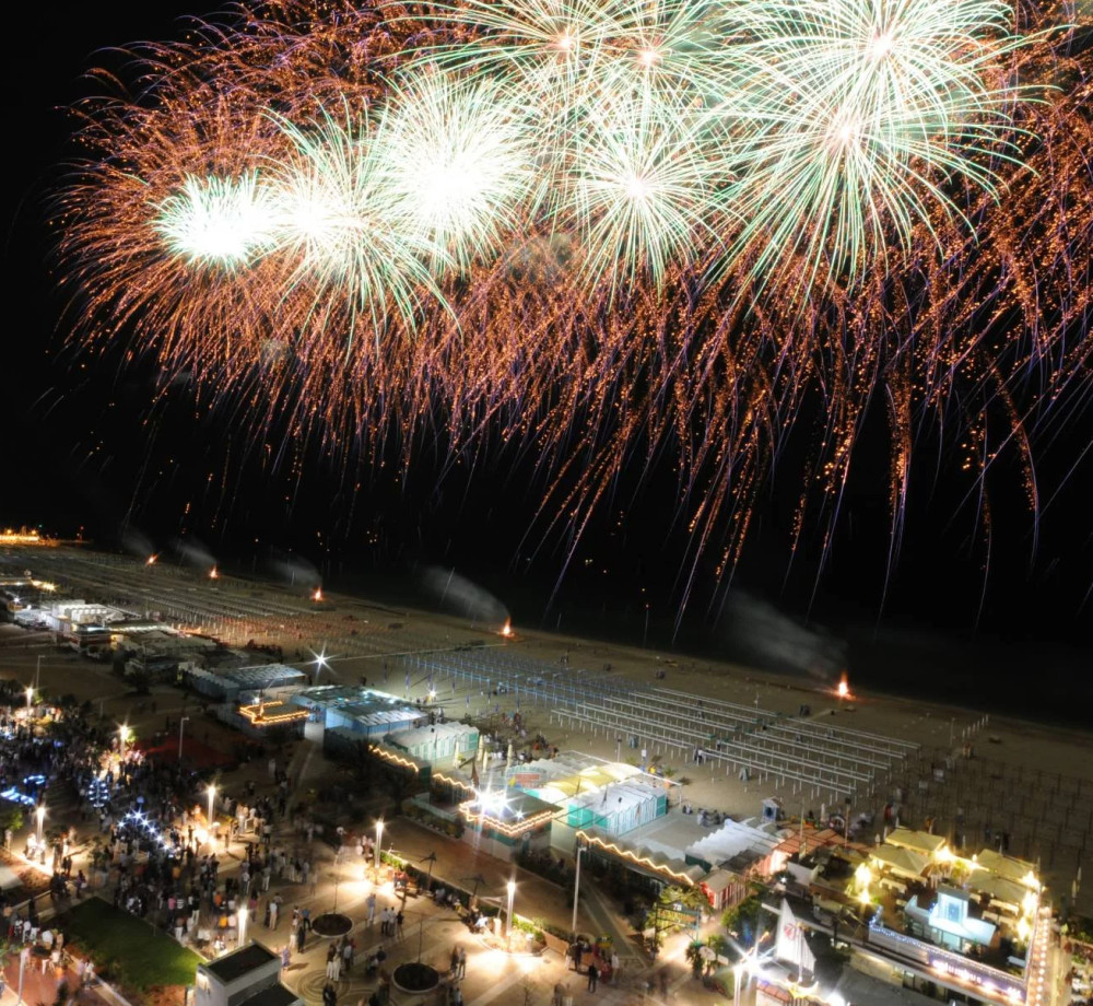 media.riccione-fuochi-d-artificio